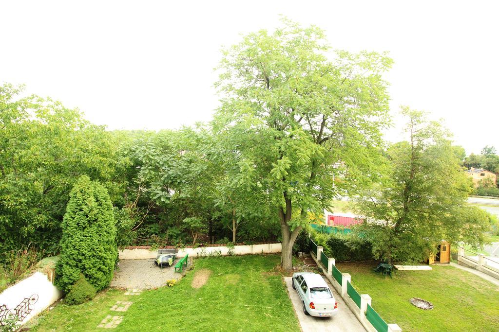 Pension Berg Prague Exterior photo