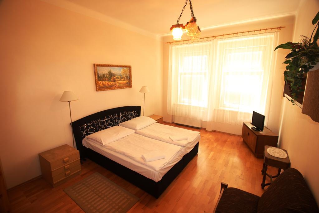 Pension Berg Prague Exterior photo