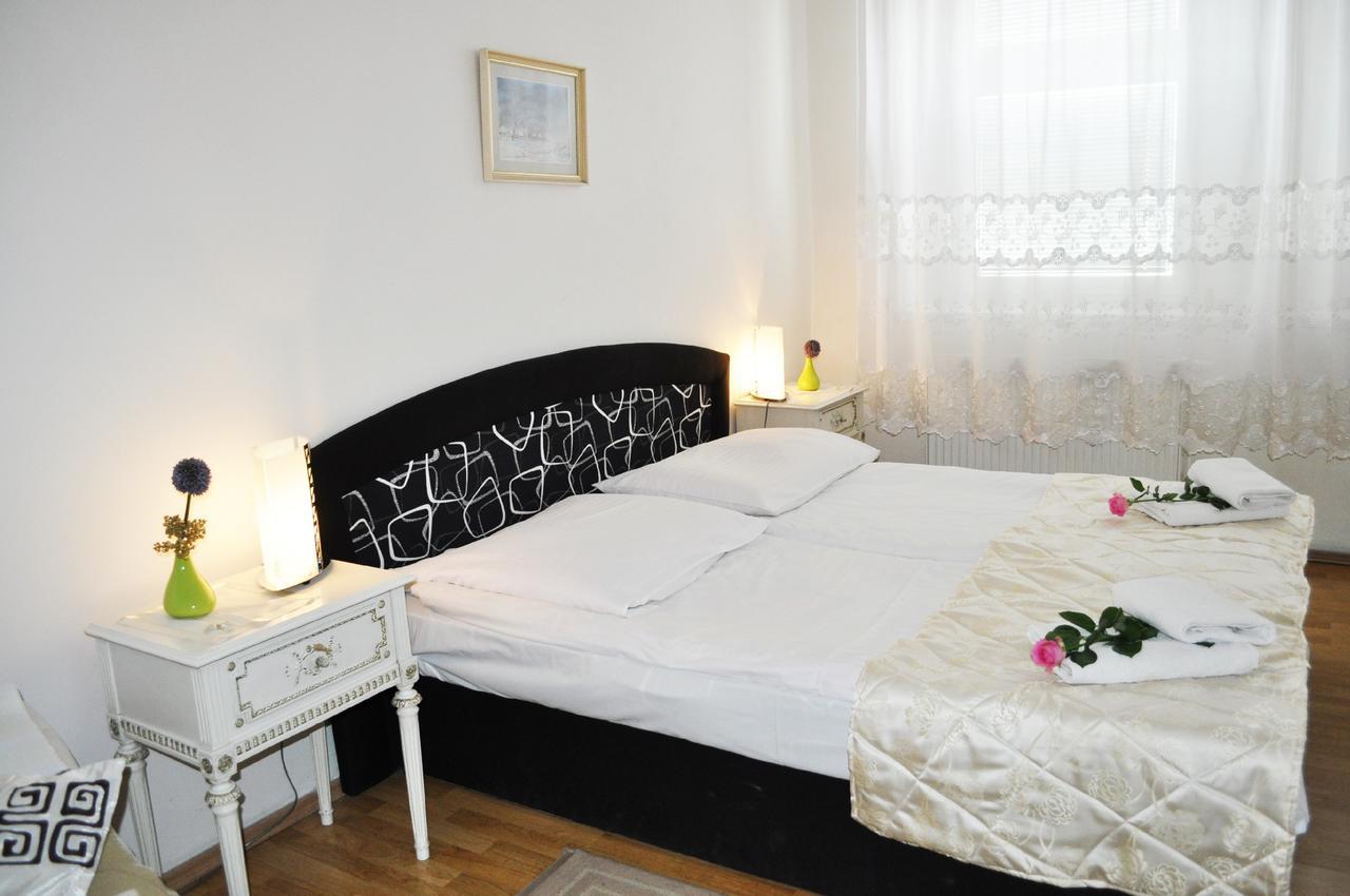 Pension Berg Prague Exterior photo